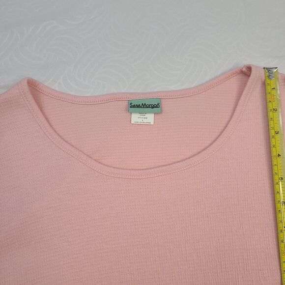 Sara Morgan Light Pink ribbed knit Short Sleeve top, likely a silk and rayon - Picture 2 of 4